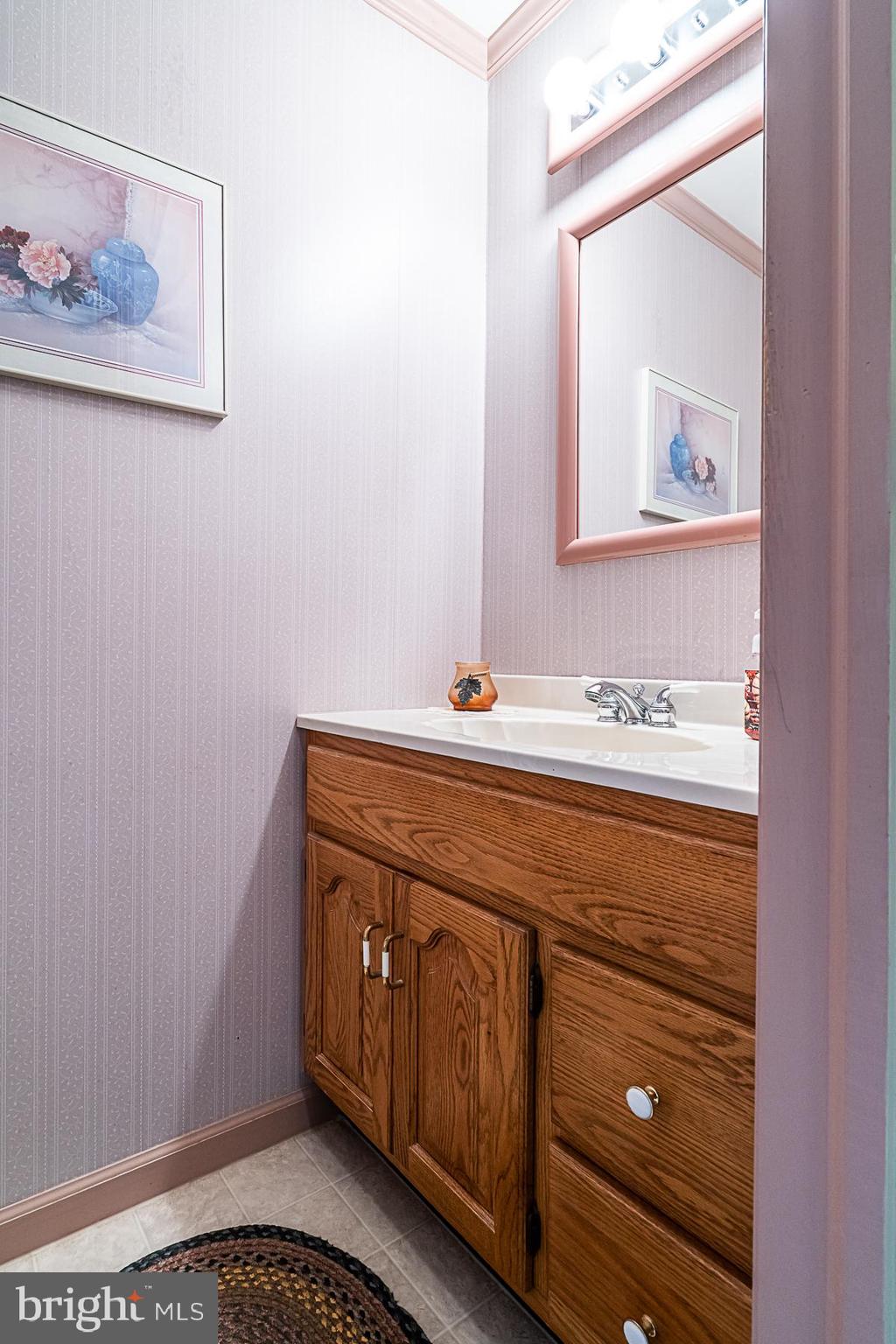 712 Godshall Road Telford, PA 18969 - Photo 25 of 53 half bath