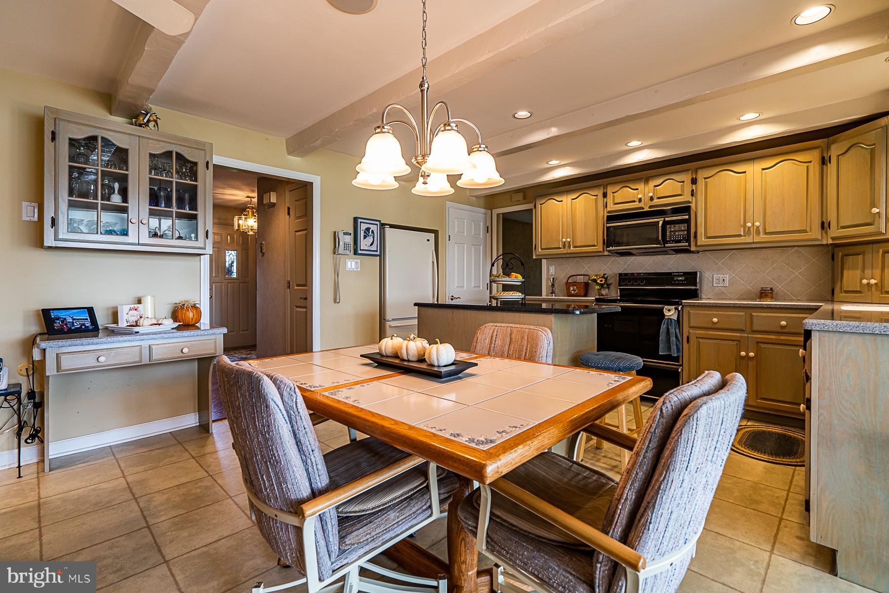 712 Godshall Road Telford, PA 18969 - Photo 7 of 53 dining area off kitchen / living room