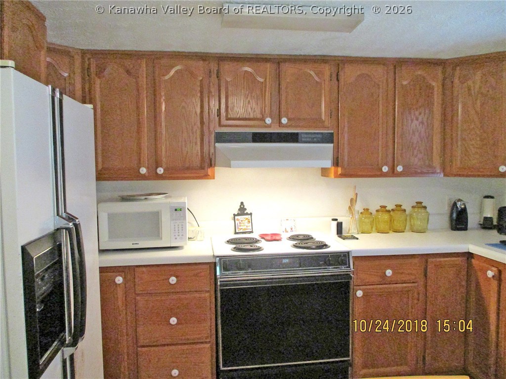 754 Little Italy Road Ivydale, WV 25113 - Photo 7 of 26 Appliances remain.
