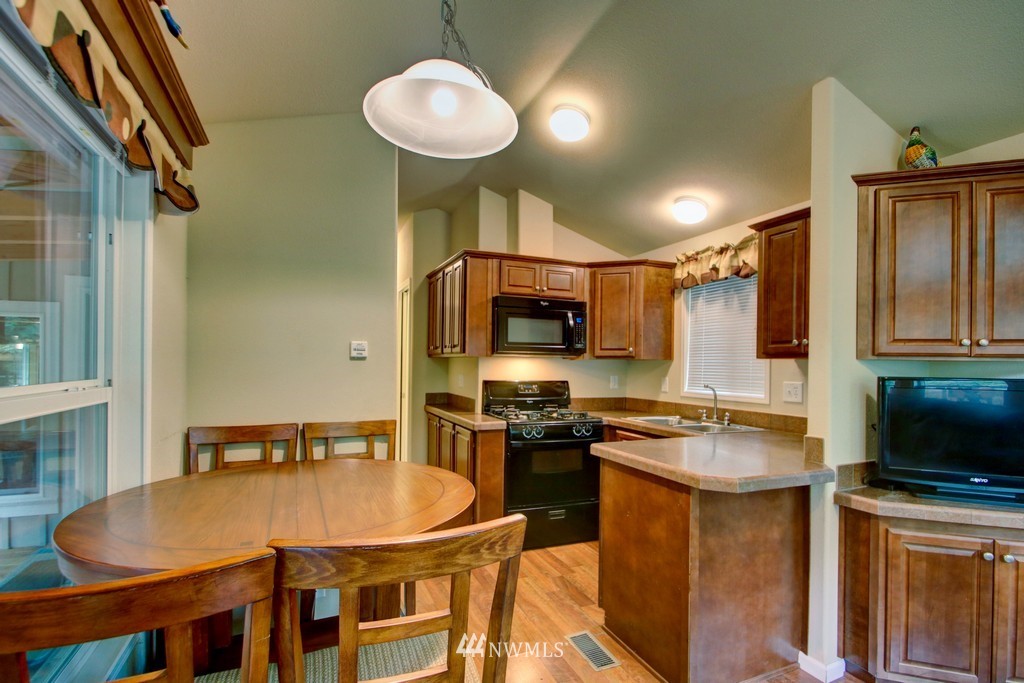 23-1 Goldrush Road Deming, WA 98244 - Photo 6 of 40 Gallery Image 6