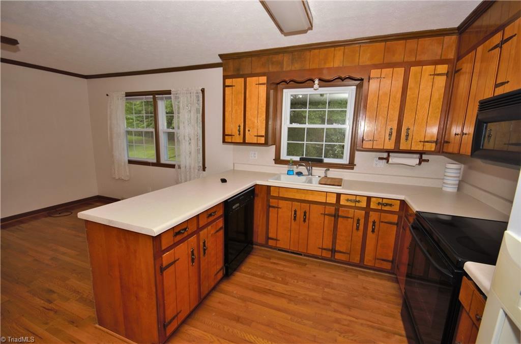 292 Anderson Road Eden, NC 27288 - Photo 6 of 30 Kitchen