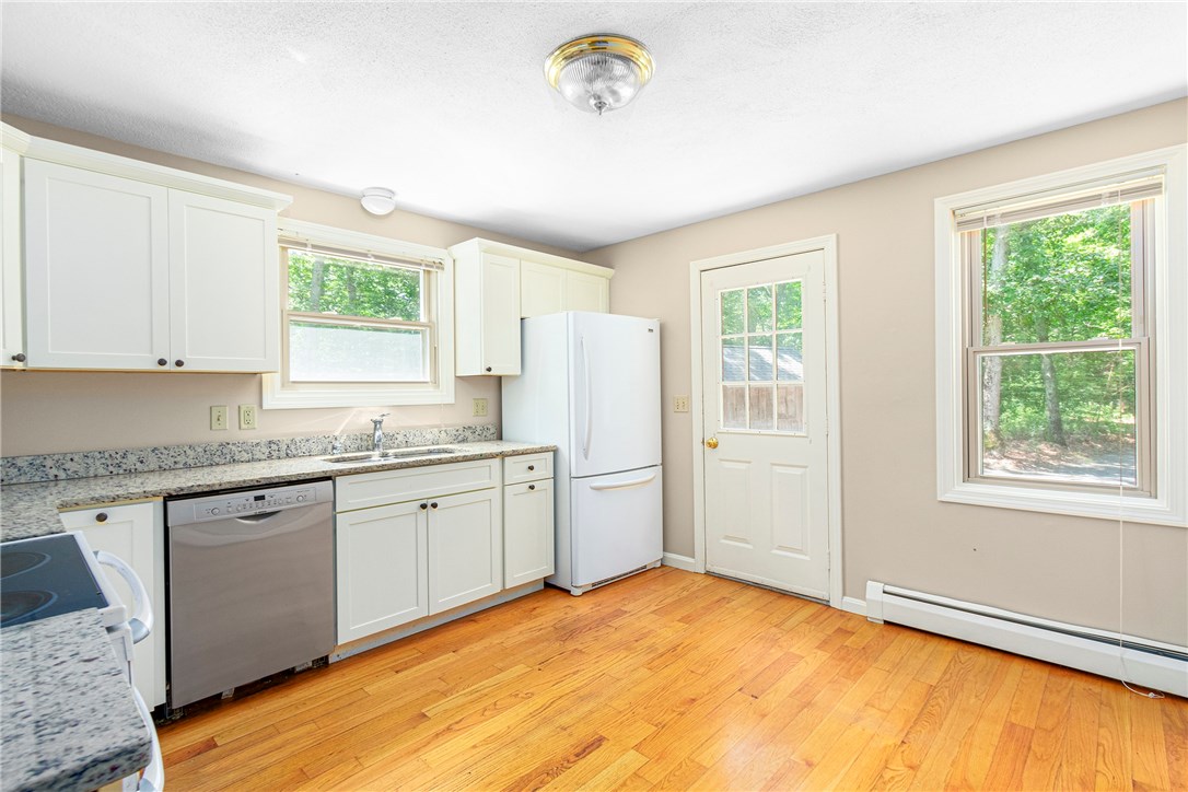 260 Yawgoo Valley Road Exeter, RI 02822 - Photo 13 of 33