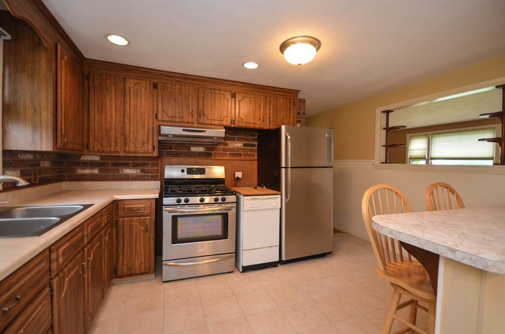 24 Hingham Road Grafton, MA 01536 - Photo 3 of 18 Gallery Image 3