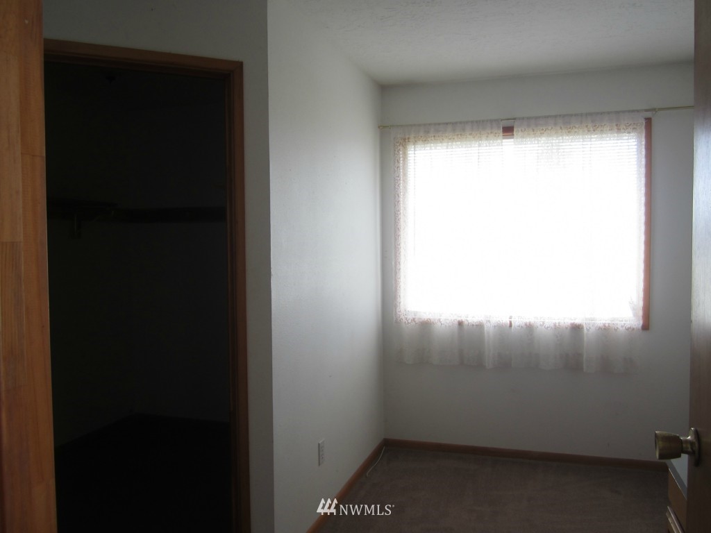 211 Wohl Road Longview, WA 98632 - Photo 13 of 15
