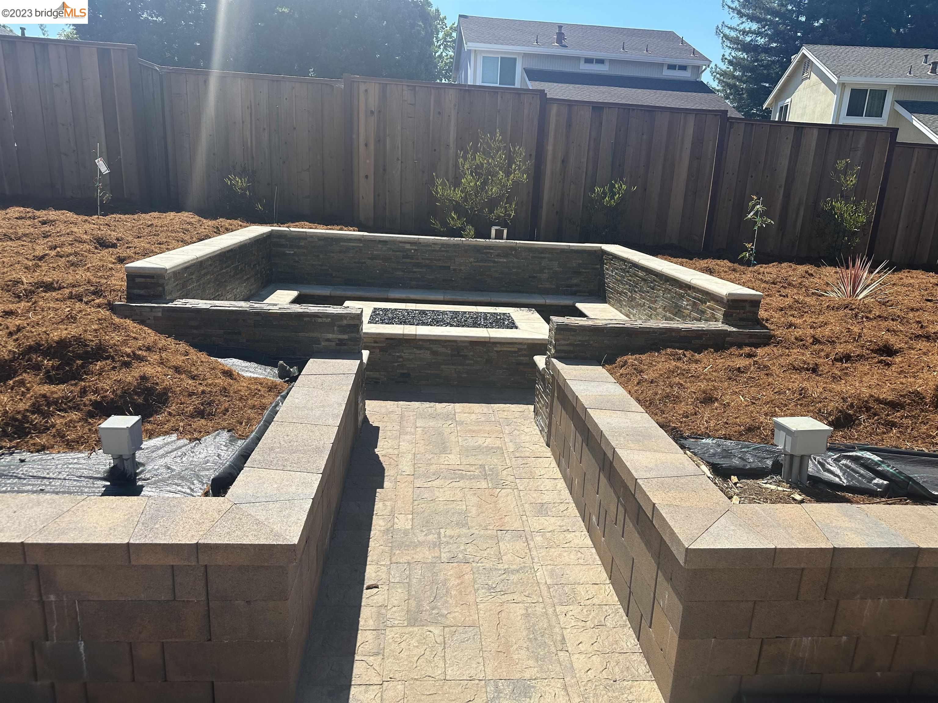 2191 Pleasant Hill Road Pleasant Hill, CA 94523 - Photo 24 of 35 a view of a backyard