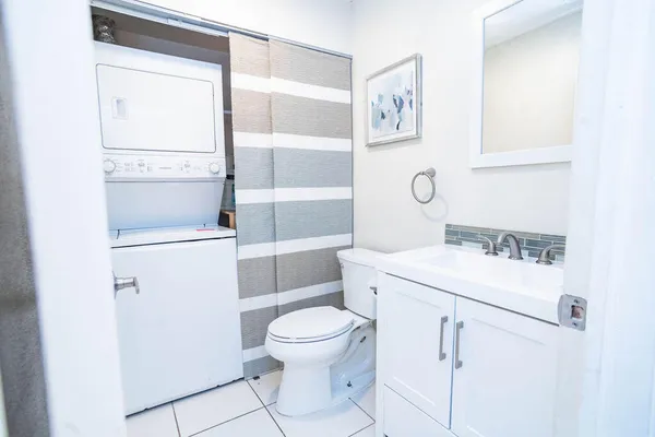 $239,500 | 950 South Kanner Highway, Unit 124, Stuart, FL 34994