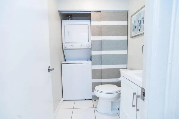 $239,500 | 950 South Kanner Highway, Unit 124, Stuart, FL 34994