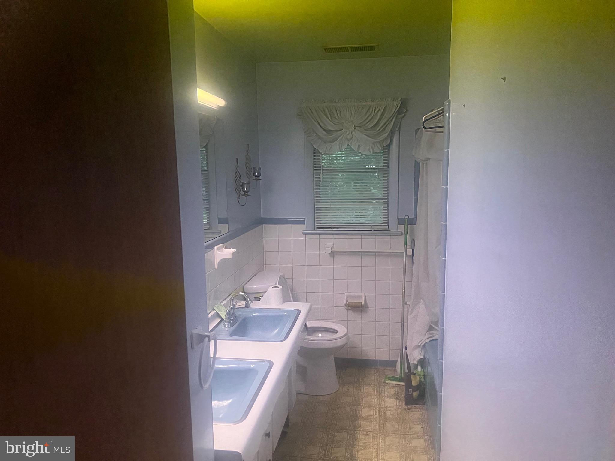 4916 Ridgewood Road Alexandria, VA 22312 - Photo 8 of 10