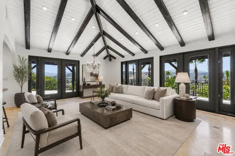 $2,245,000 | 567 Lone Oak Drive, Thousand Oaks, CA 91362
