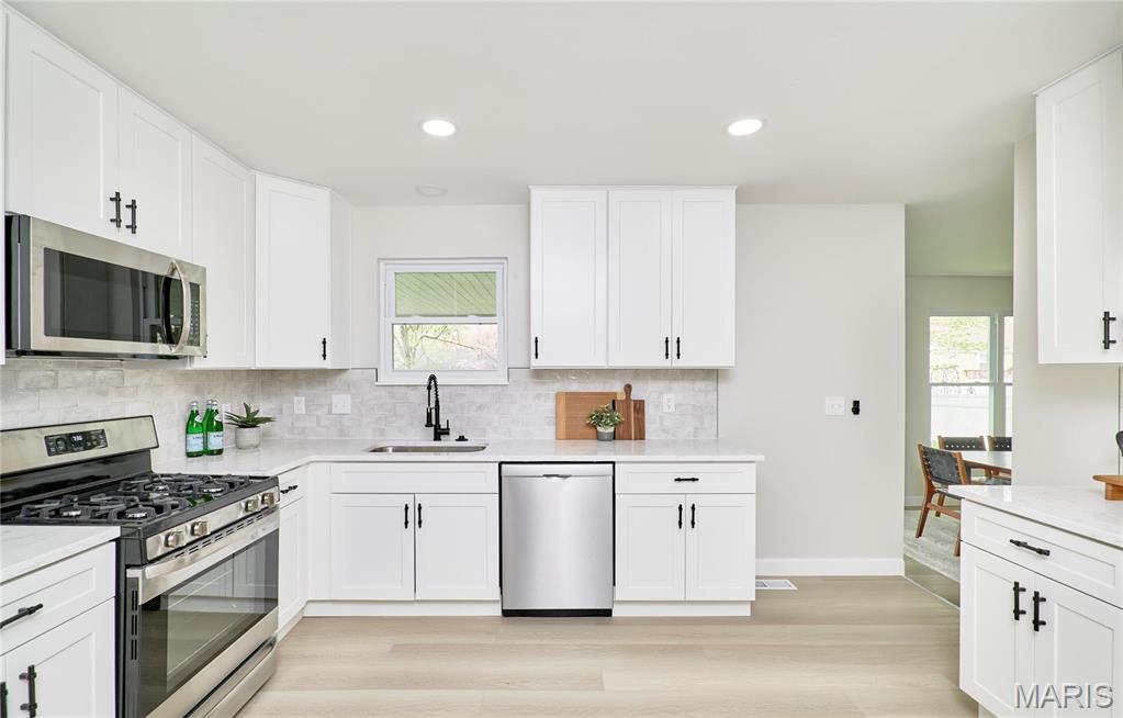 623 Riverside Drive St. Charles, MO 63304 - Photo 11 of 28