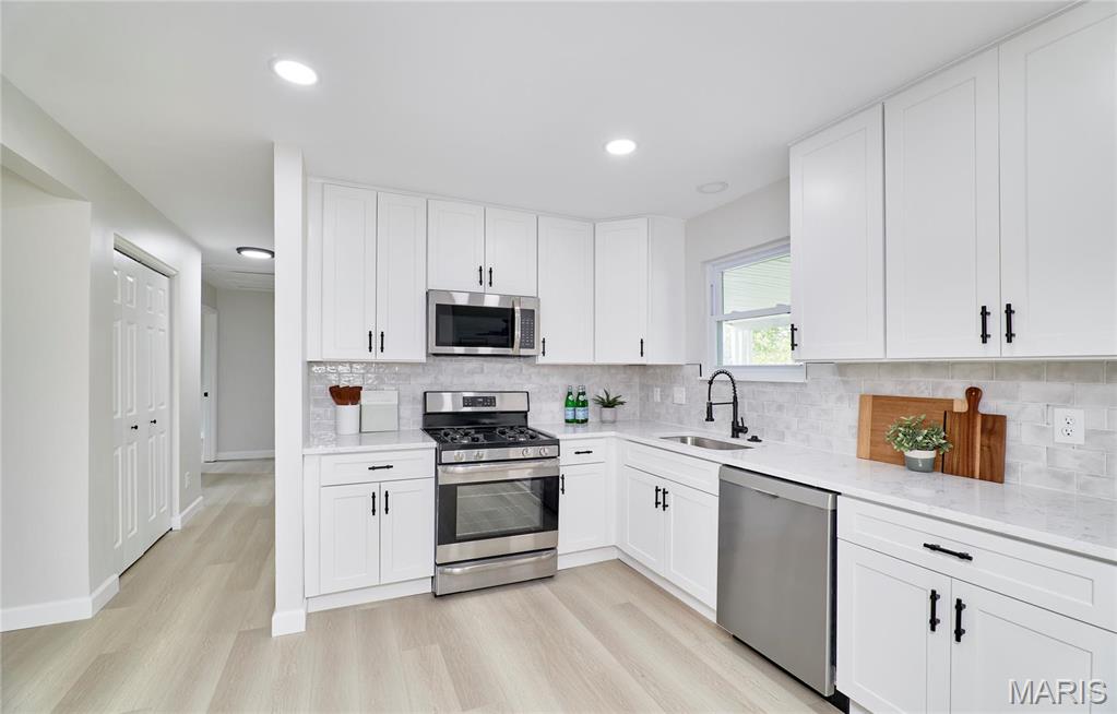 623 Riverside Drive St. Charles, MO 63304 - Photo 10 of 28