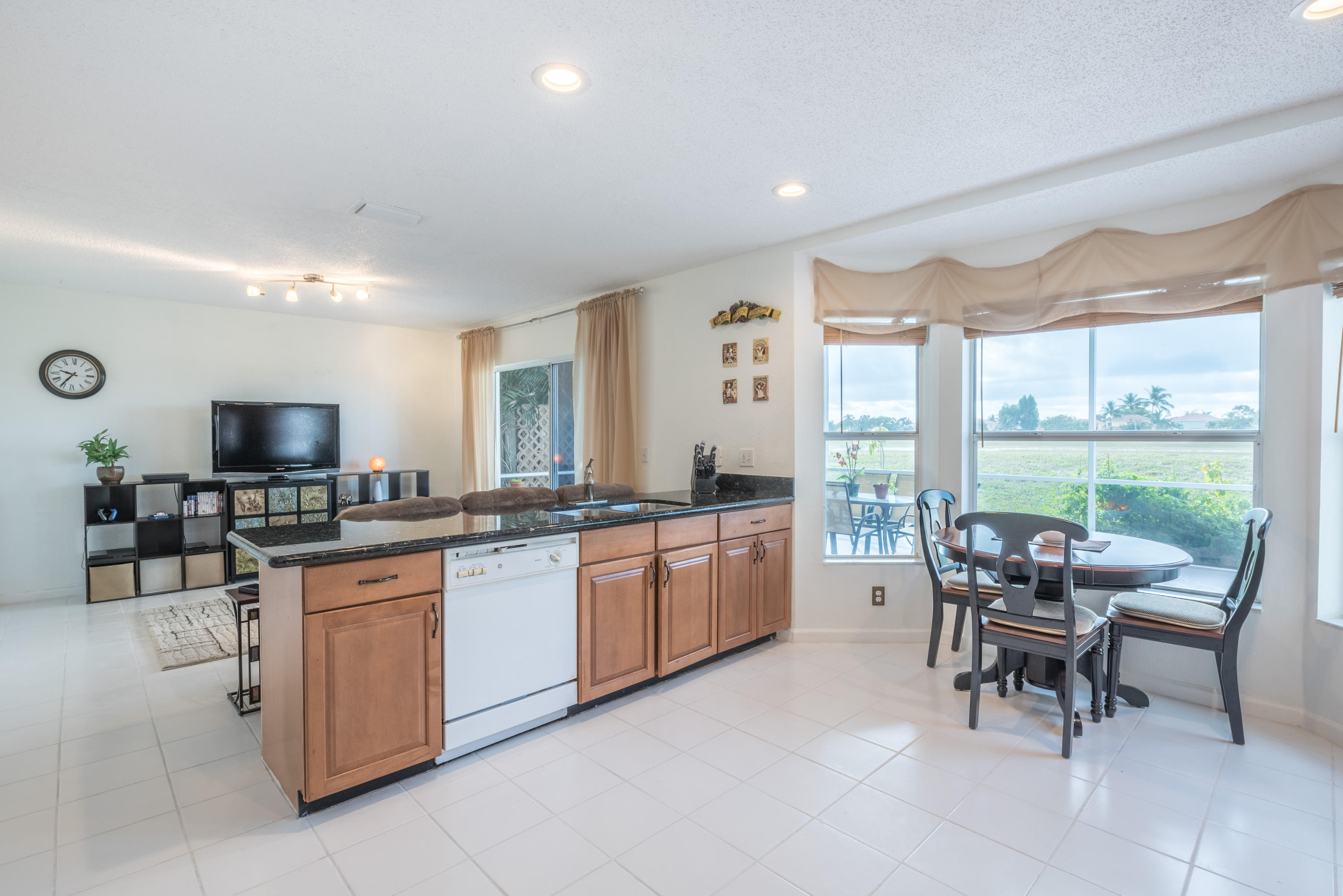 10656 Oak Lake Way Boca Raton, FL 33498 - Photo 11 of 30 10656 Oak Lake Way-18