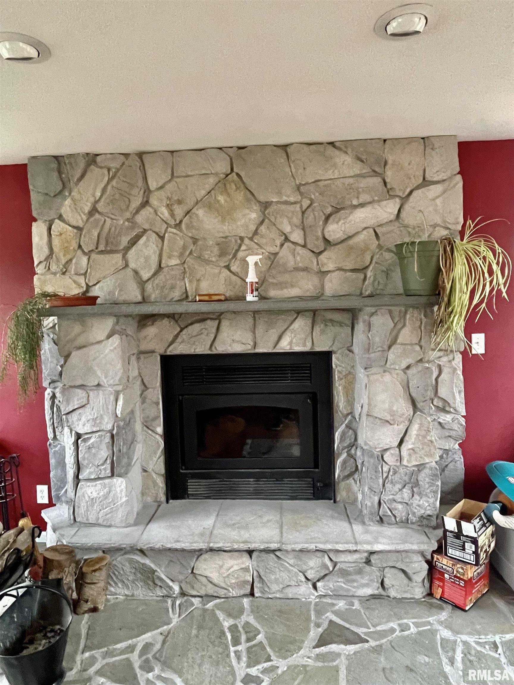 1945 Etherton Road Murphysboro, IL 62966 - Photo 5 of 25