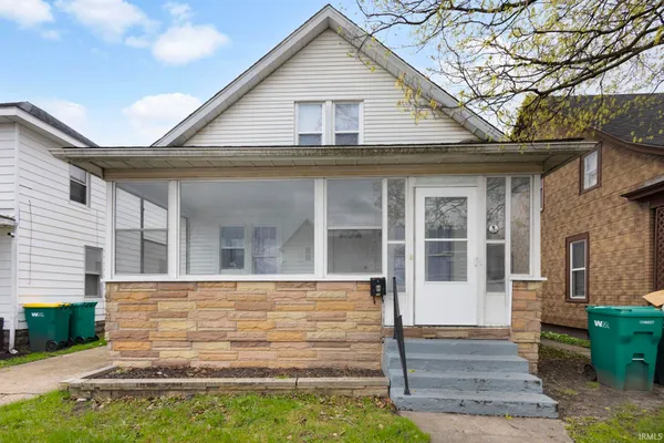 $169,900 | 221 East 8th Street, Mishawaka, IN 46544