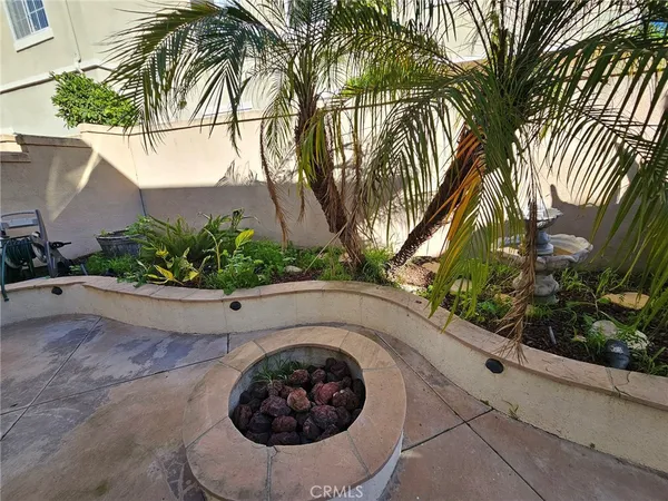 a view of a entryway of house