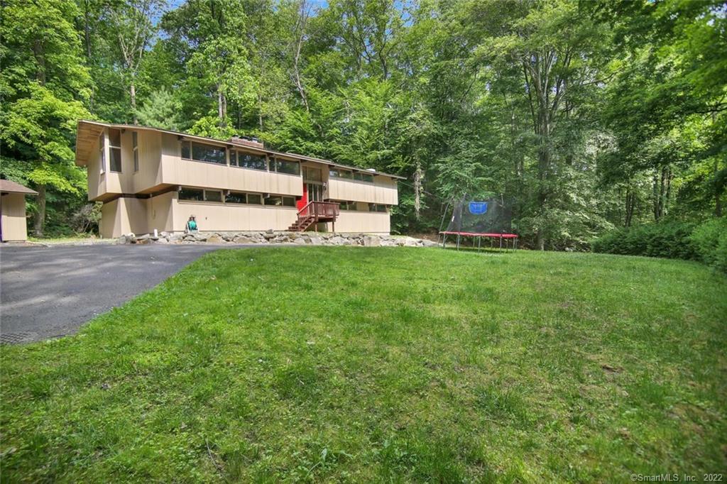 39 North Valley Road Ridgefield, CT 06877 - Photo 1 of 1