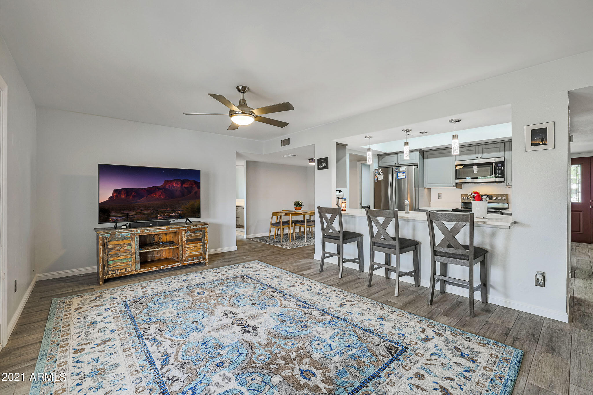 1110 East Redfield Road Tempe, AZ 85283 - Photo 4 of 13 Great room 1