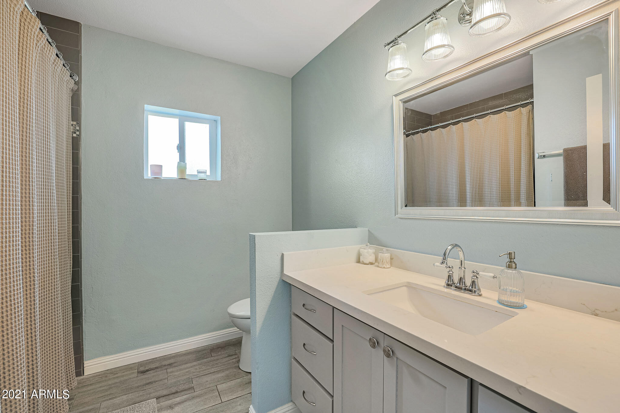 1110 East Redfield Road Tempe, AZ 85283 - Photo 10 of 13 Hall bath