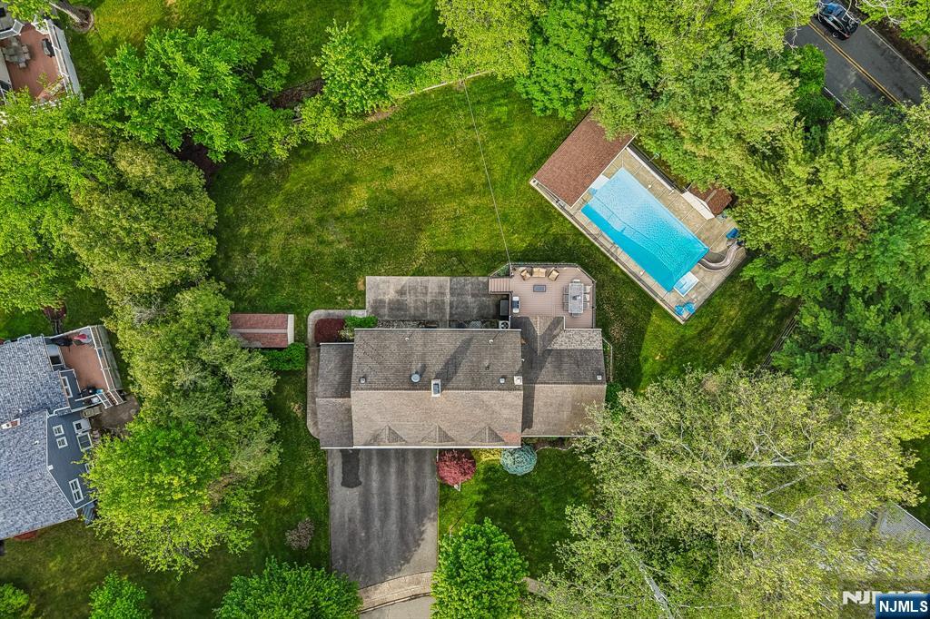 123 Midwood Road Paramus, NJ 07652 - Photo 3 of 46