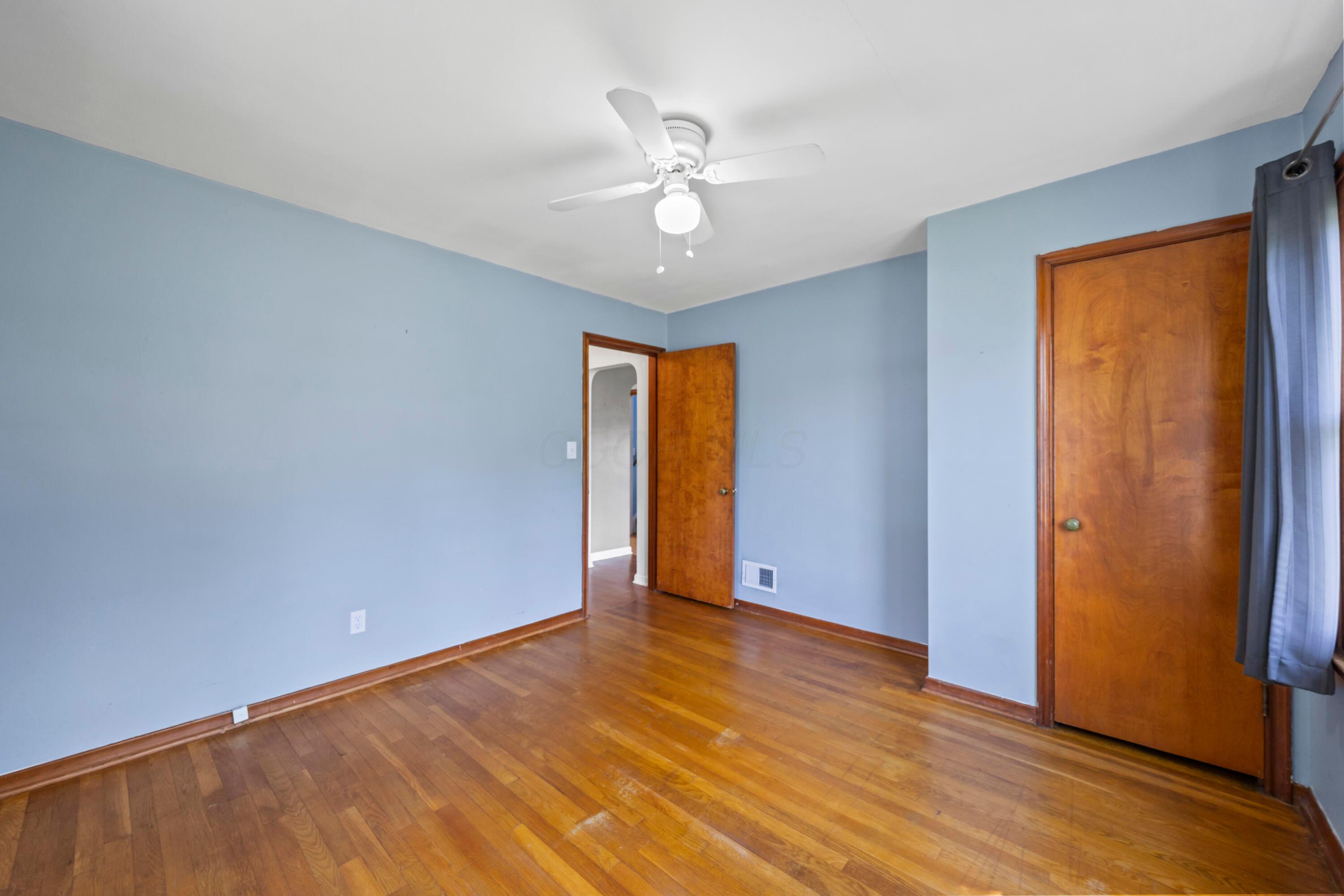 3260 Avalon Road Columbus, OH 43221 - Photo 24 of 46 Bedroom with hardwood flooring