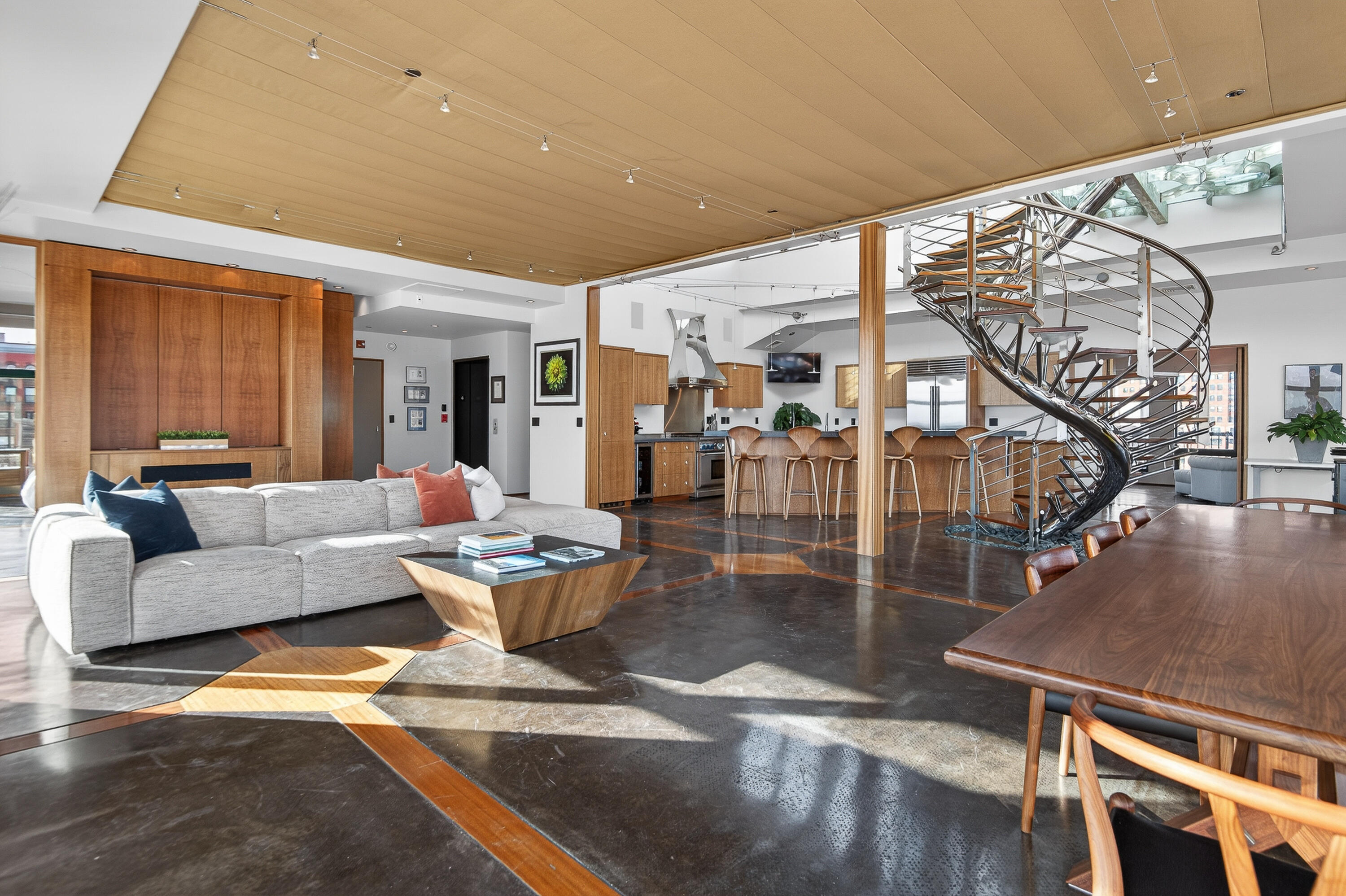 547 Congress Street, Unit 6 Portland, ME 04101 - Photo 18 of 40 2026.06.24 Penthouse Congress-19