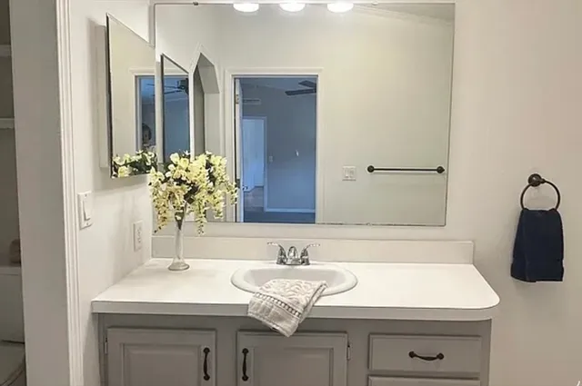 $349,900 | 3402 Island Drive, Middleboro, MA 02346