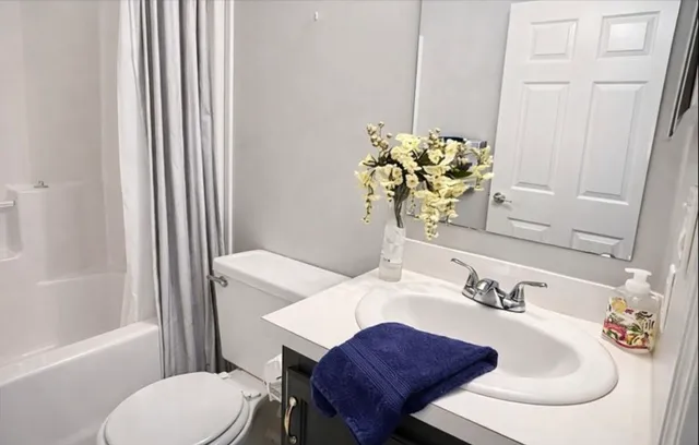 $349,900 | 3402 Island Drive, Middleboro, MA 02346