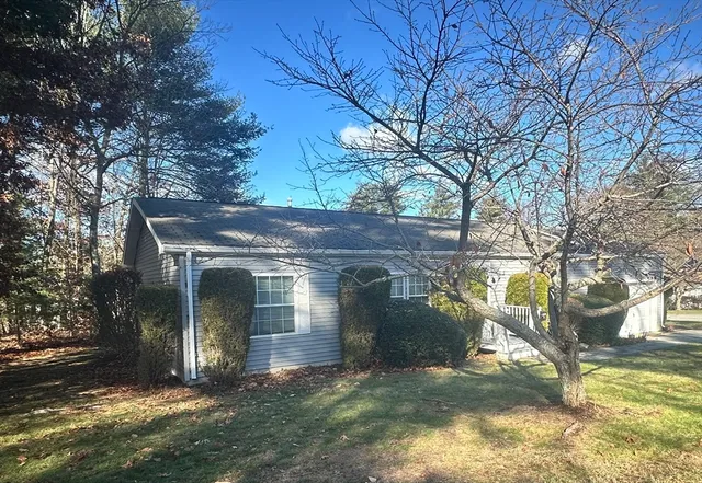 $349,900 | 3402 Island Drive, Middleboro, MA 02346