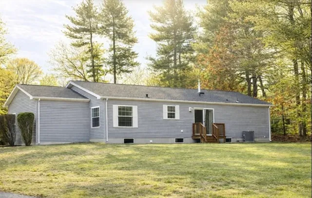 $349,900 | 3402 Island Drive, Middleboro, MA 02346