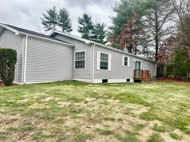 $349,900 | 3402 Island Drive, Middleboro, MA 02346