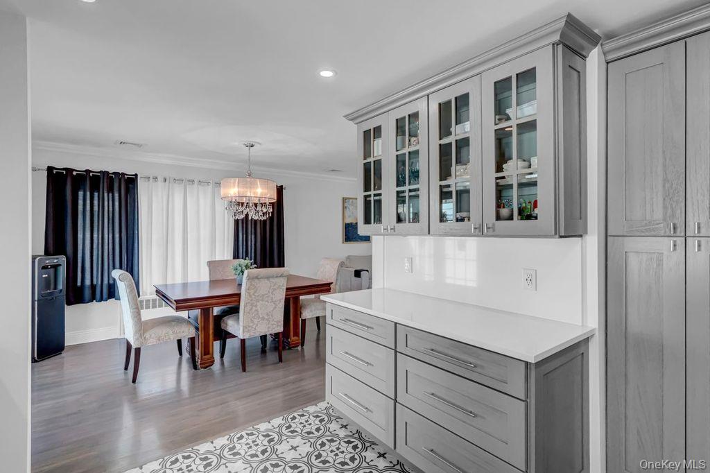 545 Mohawk Road East West Hempstead, NY 11552 - Photo 11 of 32