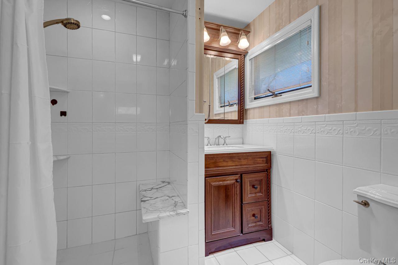 545 Mohawk Road East West Hempstead, NY 11552 - Photo 20 of 32