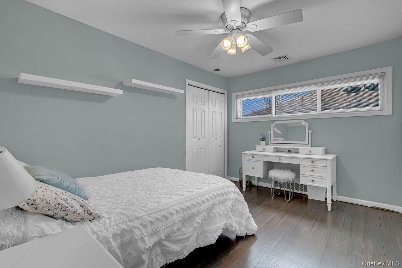 545 Mohawk Road East West Hempstead, NY 11552 - Photo 21 of 32