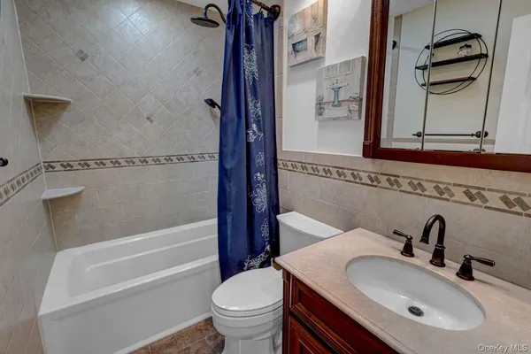 $889,000 | 545 Mohawk Road East, West Hempstead, NY 11552