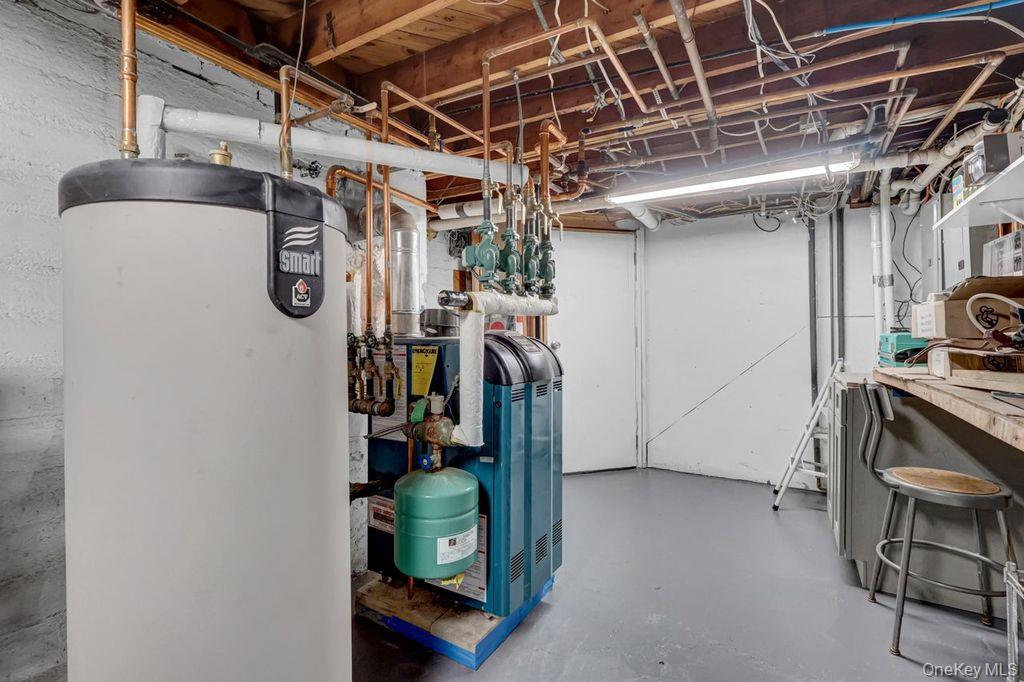 545 Mohawk Road East West Hempstead, NY 11552 - Photo 25 of 32