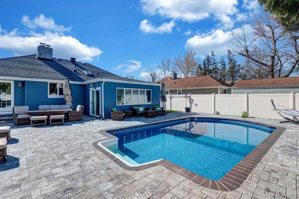 545 Mohawk Road East West Hempstead, NY 11552 - Photo 27 of 32