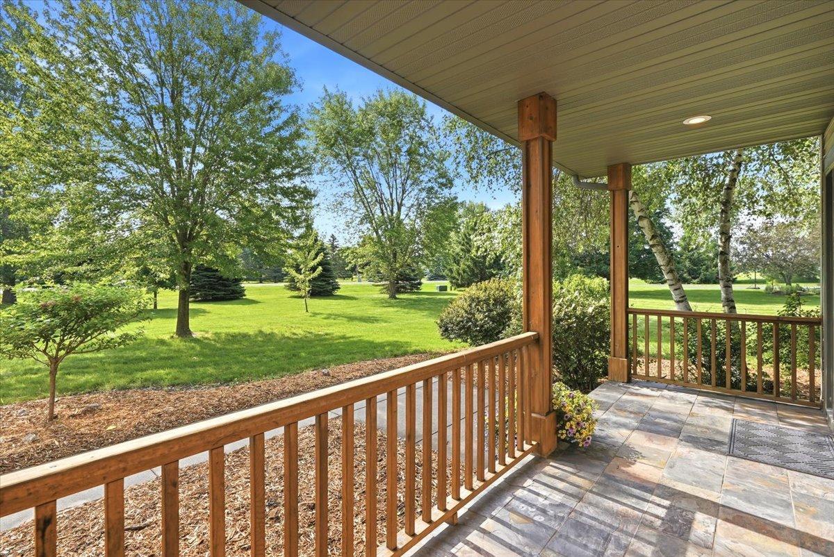 964 Fraser Lane Hudson, WI 54016 - Photo 5 of 34