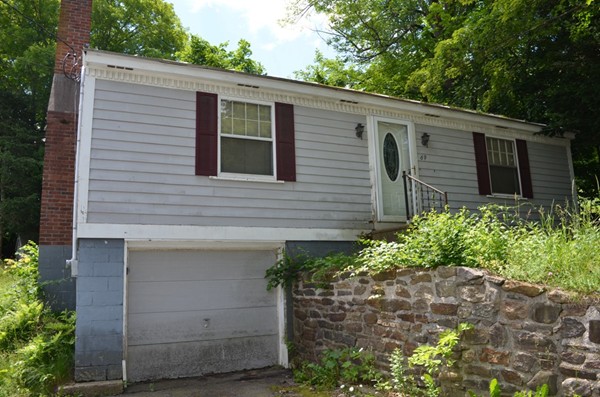 69 Maple Street Warren, MA 01083 - Photo 1 of 14 Gallery Image 1