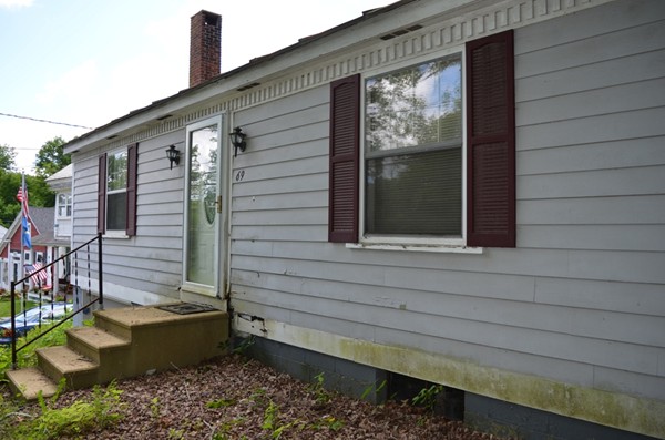 69 Maple Street Warren, MA 01083 - Photo 2 of 14 Gallery Image 2