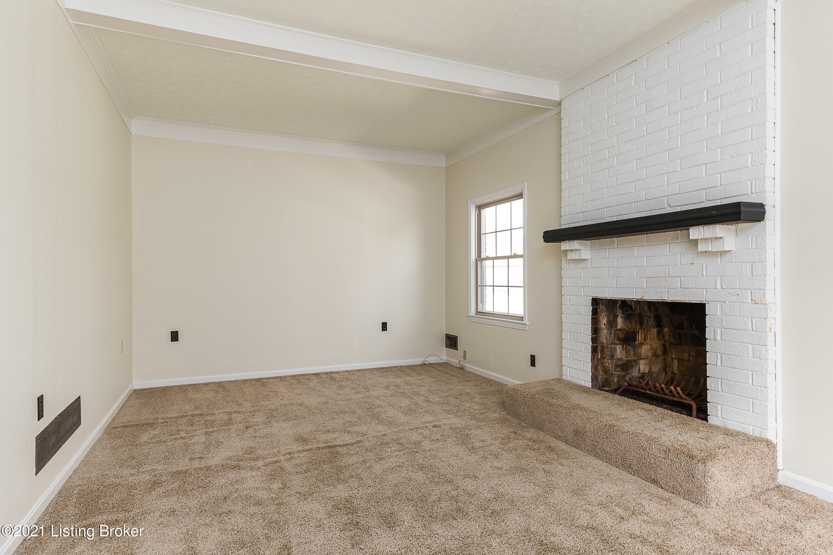 10611 St Rene Road Louisville, KY 40299 - Photo 11 of 42 Rear family room