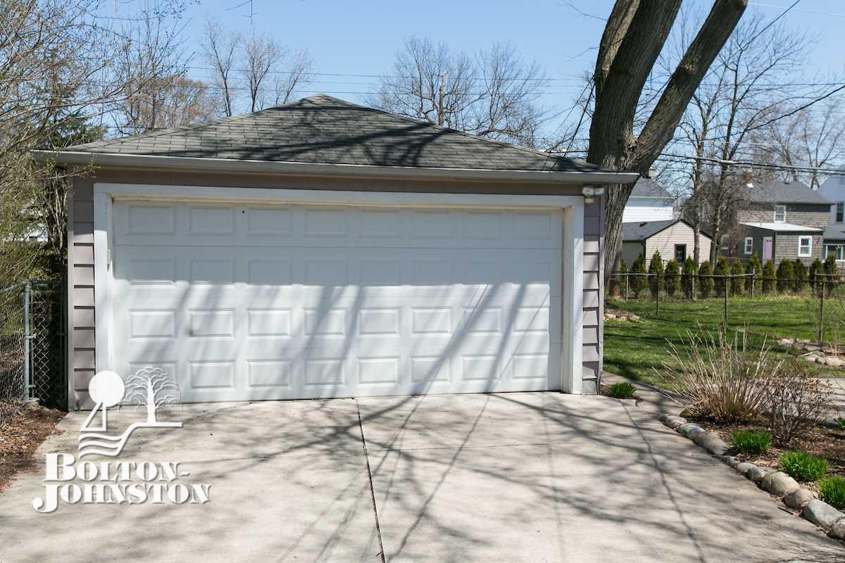 1616 Hampton Road Grosse Pointe Woods, MI 48236 - Photo 23 of 29