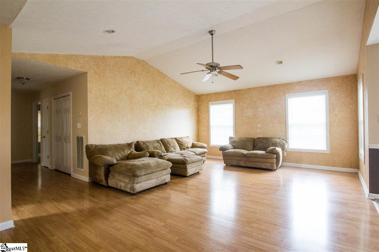 1380 Bishop Road Inman, SC 29349 - Photo 7 of 21
