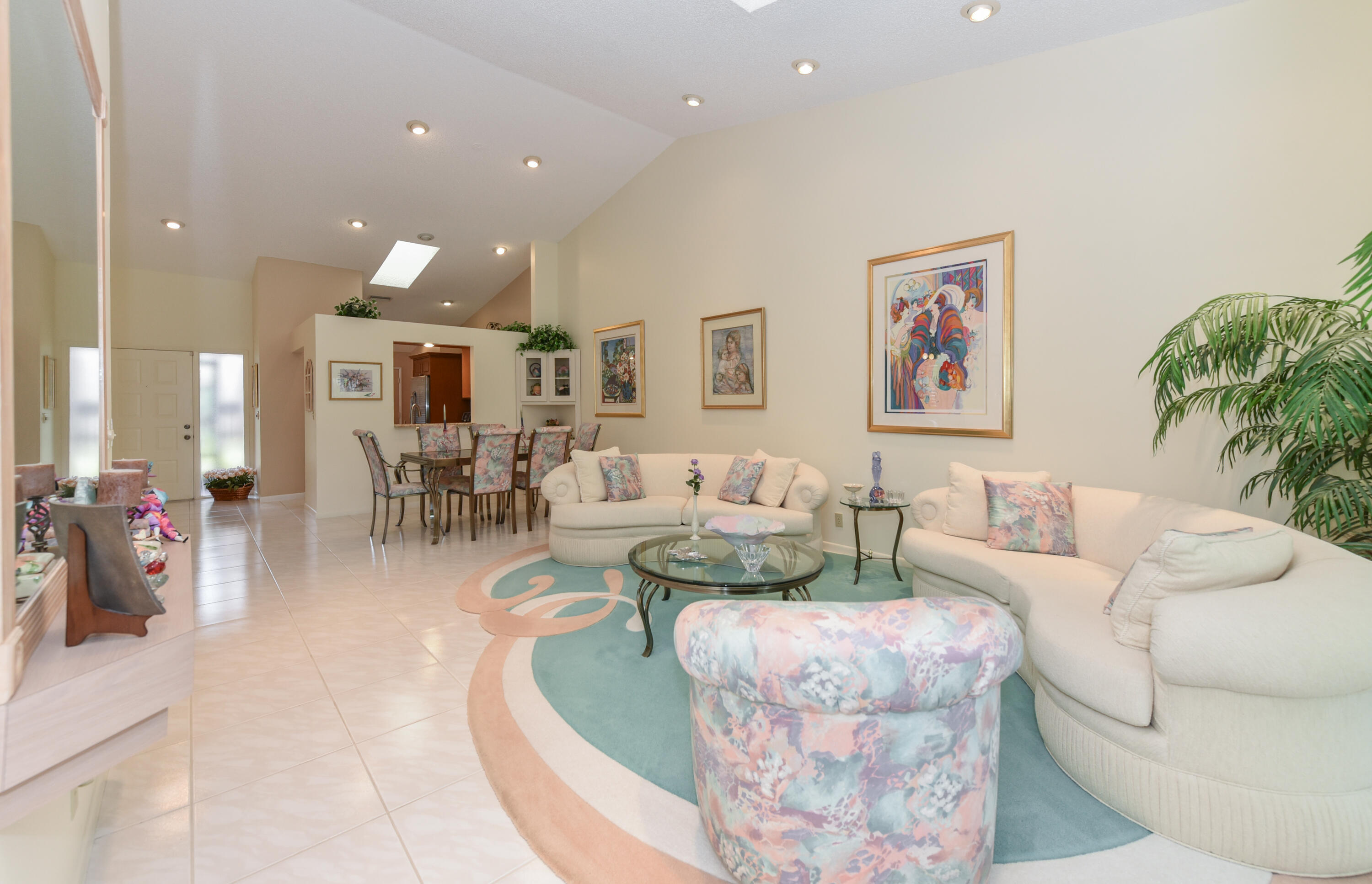 8235 Springlake Drive, Unit B Boca Raton, FL 33496 - Photo 17 of 49 Living Room