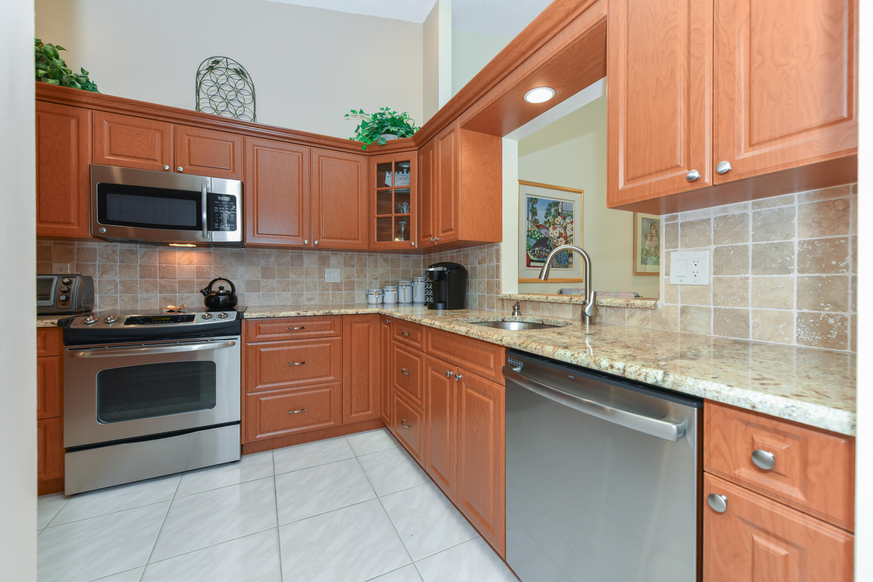 8235 Springlake Drive, Unit B Boca Raton, FL 33496 - Photo 5 of 49 Kitchen