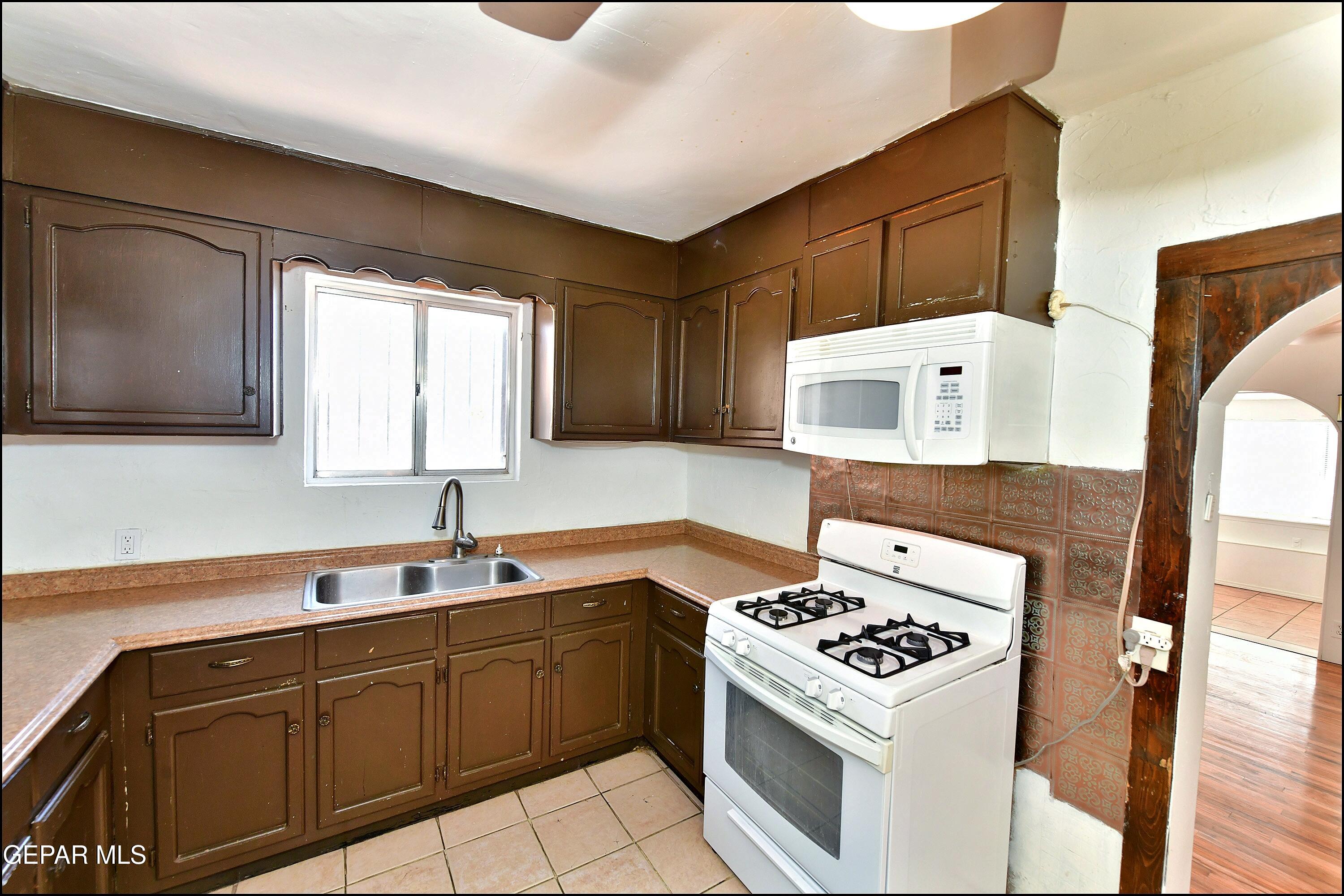 121 George Orr Road El Paso, TX 79915 - Photo 17 of 29 5_Star_Property_Management_17