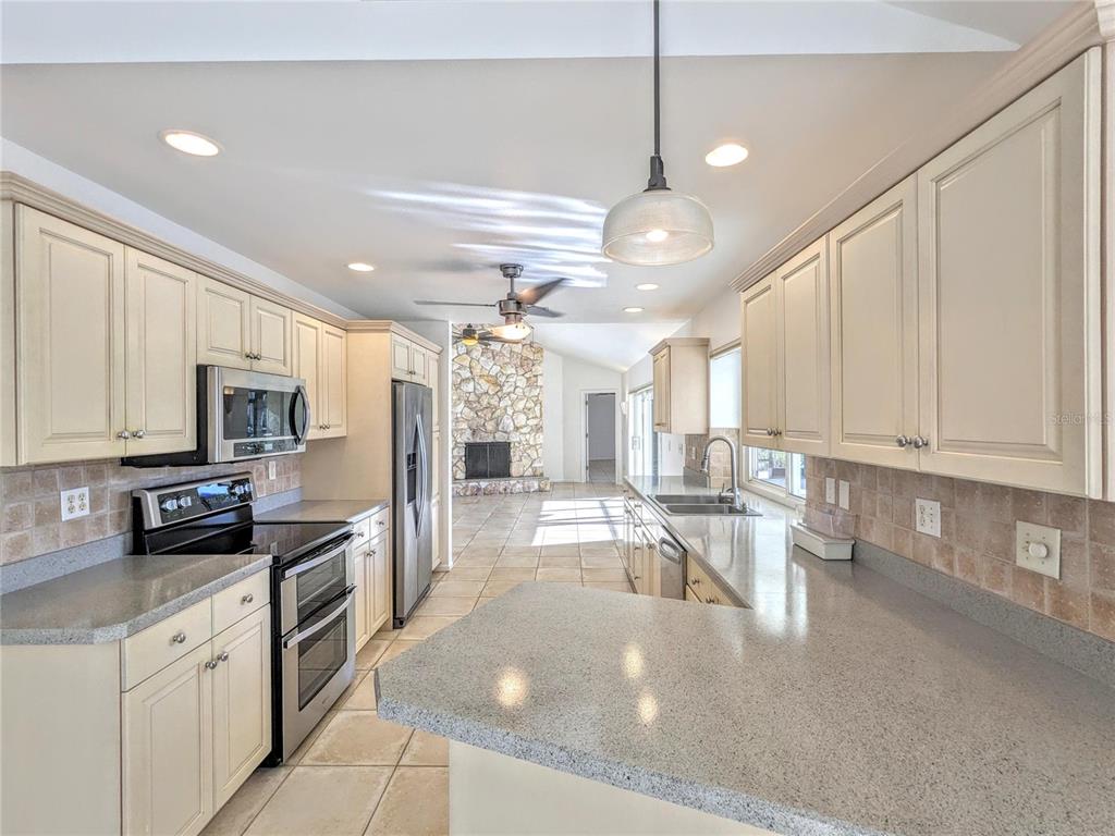 5456 Azure Way Sarasota, FL 34242 - Photo 12 of 44