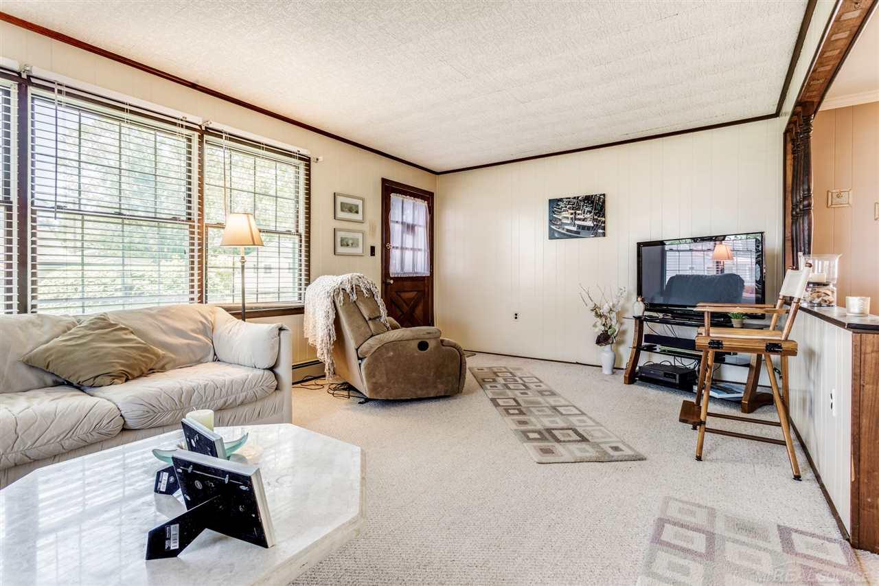 7491 Cedar Road Lexington, MI 48450 - Photo 9 of 39 Entry into Living Area