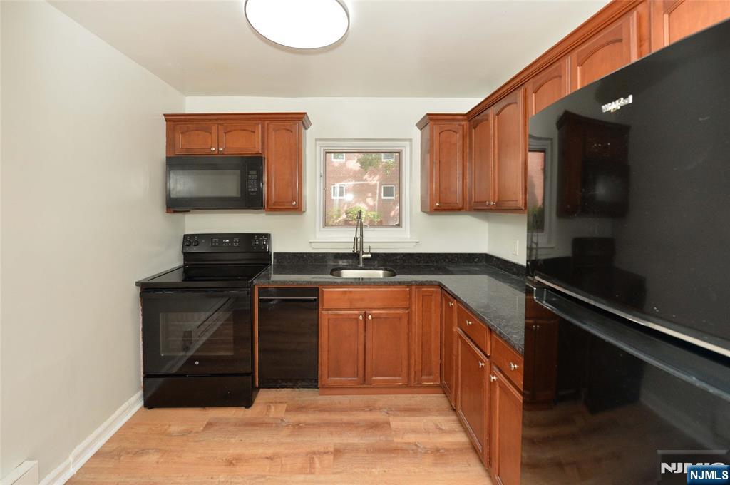 250 Oak Street, Unit H4 Ridgewood, NJ 07450 - Photo 4 of 13