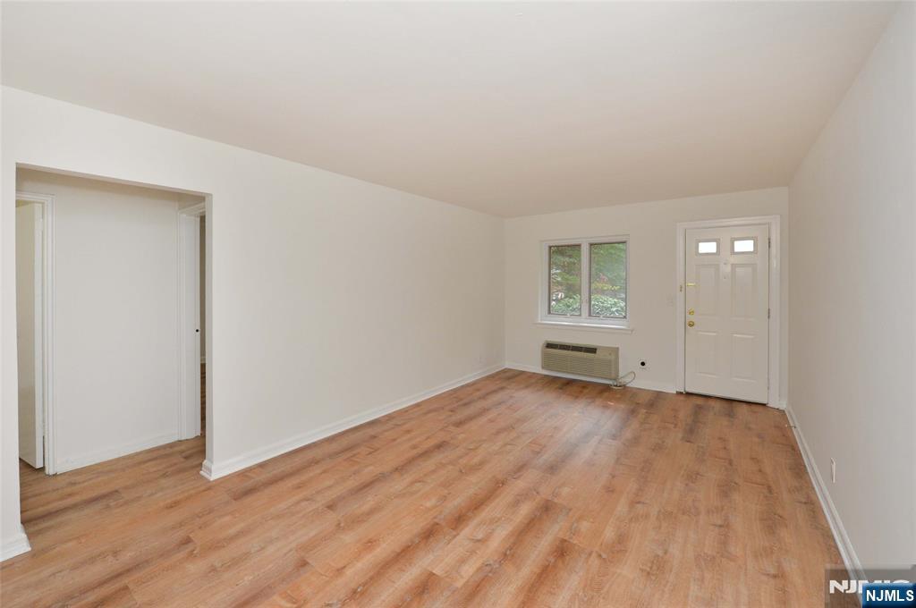 250 Oak Street, Unit H4 Ridgewood, NJ 07450 - Photo 7 of 13