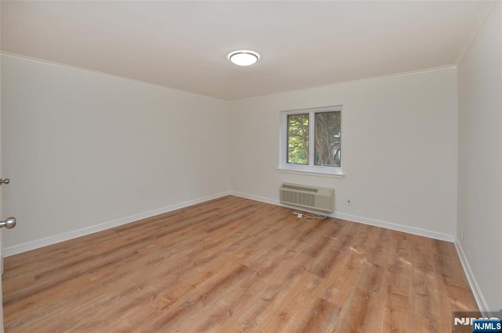 250 Oak Street, Unit H4 Ridgewood, NJ 07450 - Photo 8 of 13